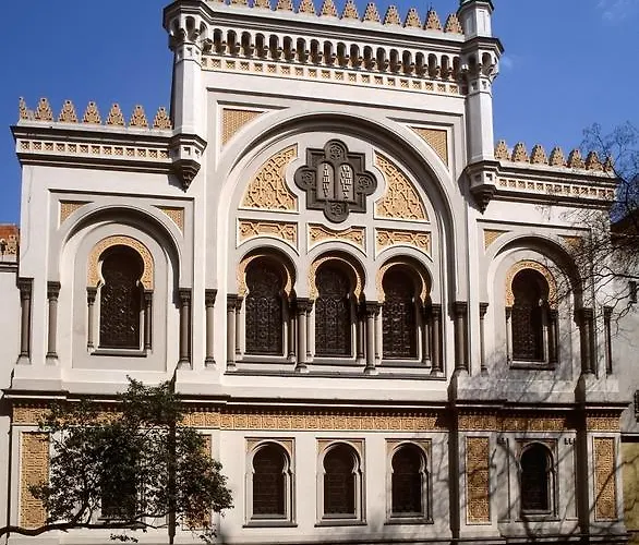Near The Old Town Square * براغ